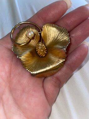 Genuine Pearl Goldtone Vintage Floral Brooch